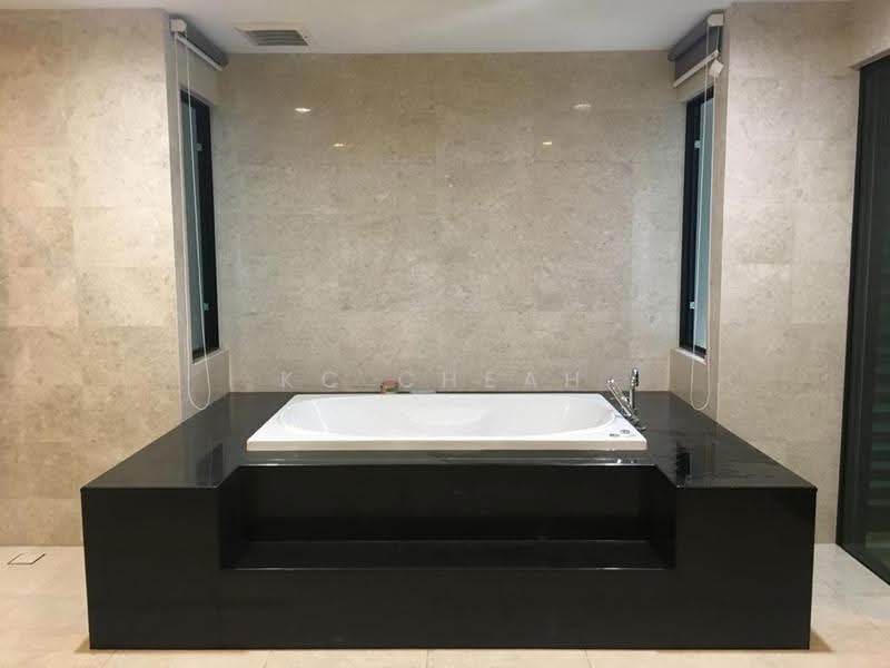 Rumah Teres 3-Tingkat untuk Dijual di Duta Villa (Setia Alam) - KC Cheah - Bathroom - PropertyGuru.com.my