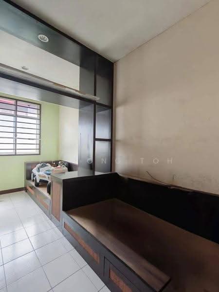 2-storey Terraced House for Sale in Bandar Putra Kulai (Kulai) - Ee Fong Toh - Bedroom - PropertyGuru.com.my