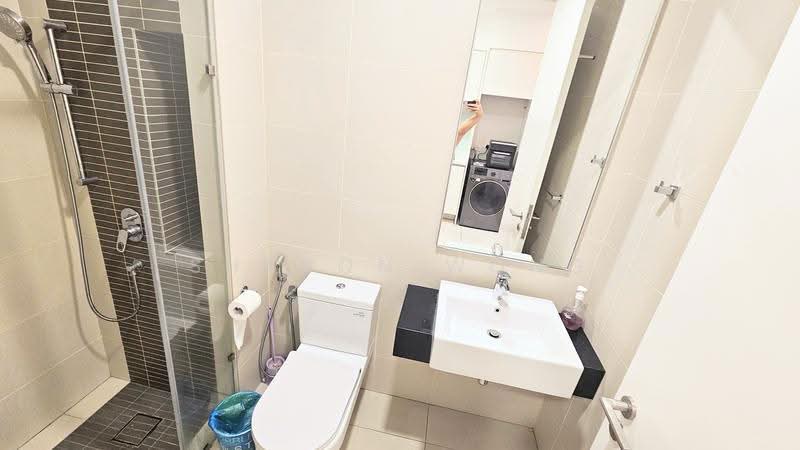 Kediaman Servis untuk Disewa di The Sentral Suites - Sharon Wong - Bathroom - PropertyGuru.com.my