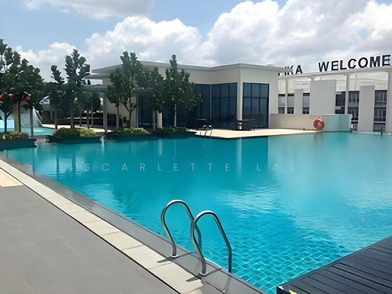 Kediaman Servis untuk Dijual di Sky Gardens Residences - Scarlette Lai - Pool - PropertyGuru.com.my
