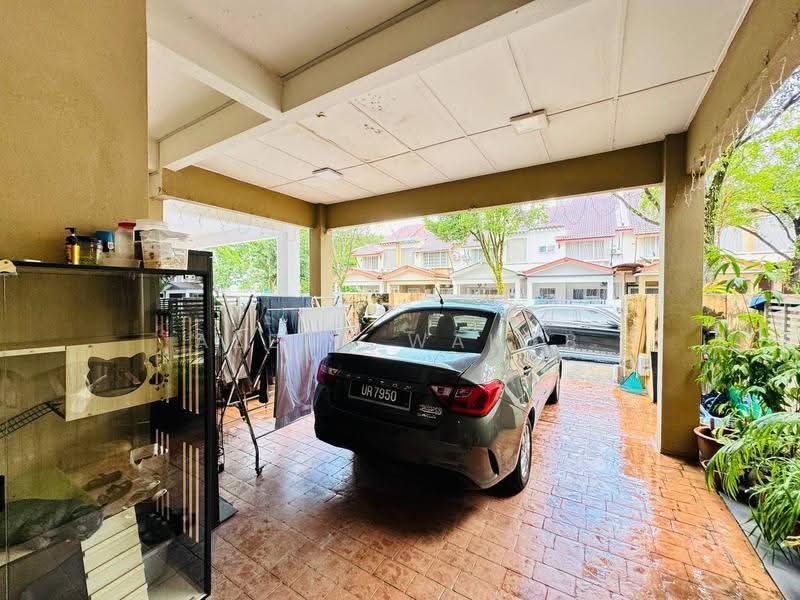 Rumah Teres 2-Tingkat untuk Disewa di Setia Alam (Selangor) - Azean Wahab - Car Park - PropertyGuru.com.my