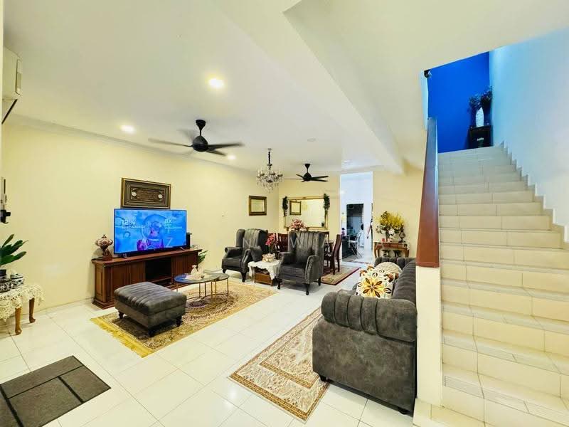 Rumah Teres 2-Tingkat untuk Disewa di Setia Alam (Selangor) - Azean Wahab - Living Room - PropertyGuru.com.my
