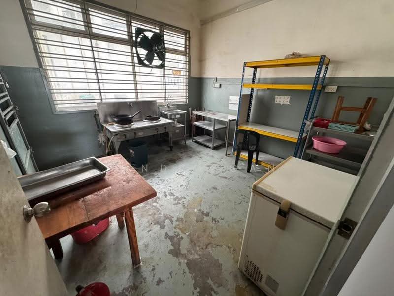 Shop for Rent in Taman Ungku Tun Aminah (Skudai) - Sandra Gan - Kitchen - PropertyGuru.com.my