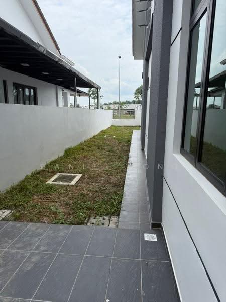 Rumah Berkembar untuk Dijual di Bandar Putra Kulai (Kulai) - Daniel Yong - Exterior - PropertyGuru.com.my