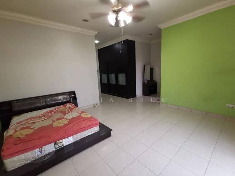 2-storey Terraced House for Sale in Taman Bestari Indah (Ulu Tiram) - Alicia Shum - Bedroom - PropertyGuru.com.my