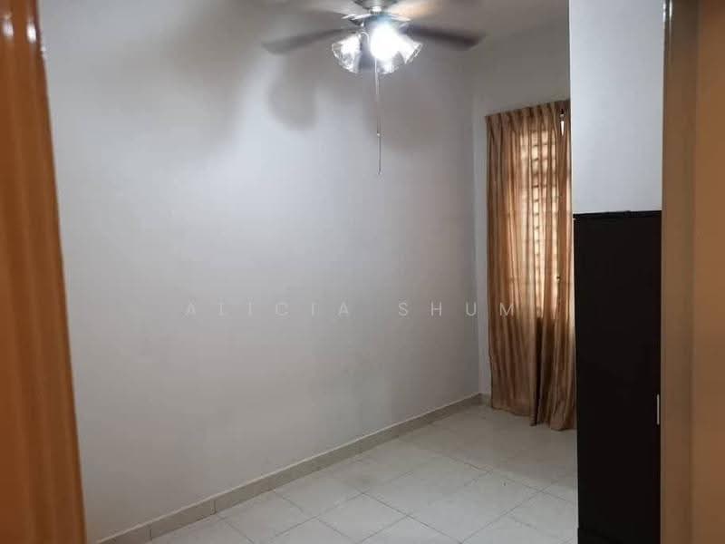 2-storey Terraced House for Sale in Taman Bestari Indah (Ulu Tiram) - Alicia Shum - Interior - PropertyGuru.com.my