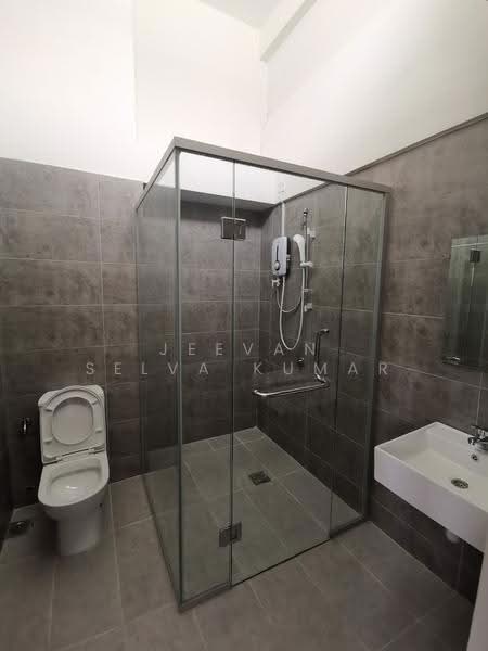 2-storey Terraced House for Rent in Dengkil (Selangor) - Jeevan Selva Kumar - Bathroom - PropertyGuru.com.my