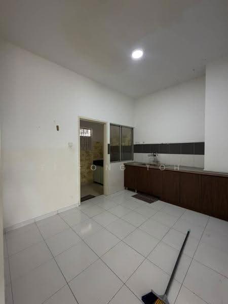 2-storey Terraced House for Sale in Setia Tropika (Johor Bahru) - Ee Fong Toh - Kitchen - PropertyGuru.com.my