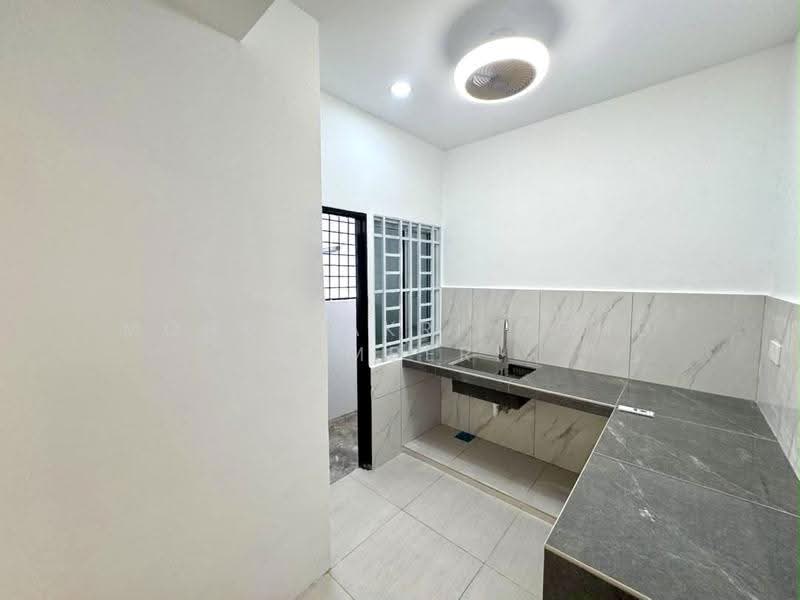 Rumah Teres 2-Tingkat untuk Dijual di Subang Jaya (Selangor) - Mohd Zakri Mohd Zamberi - Kitchen - PropertyGuru.com.my