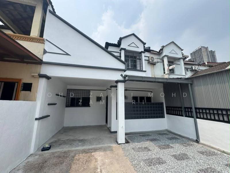 Rumah Teres 2-Tingkat untuk Dijual di Subang Jaya (Selangor) - Mohd Zakri Mohd Zamberi - Exterior - PropertyGuru.com.my
