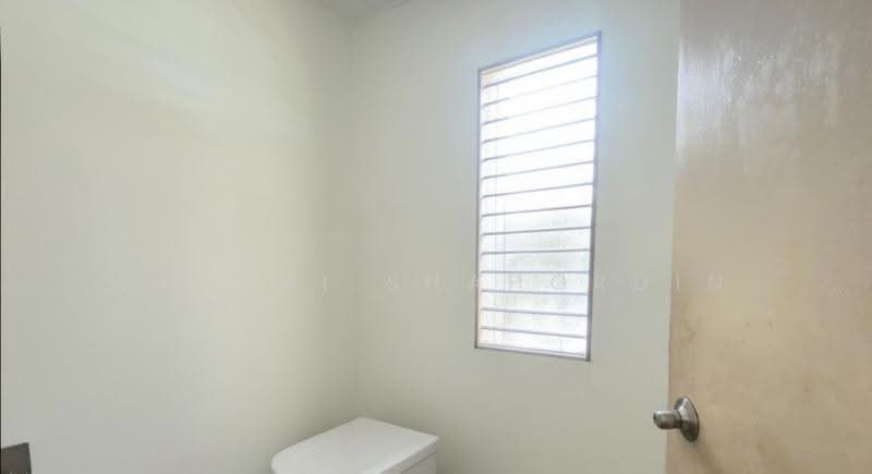 Terraced House for Sale in Bandar Putera 2 (Klang) - Syahmi Shahordin - Bathroom - PropertyGuru.com.my