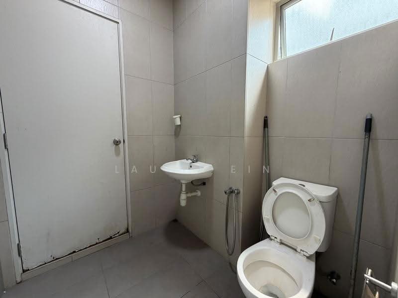 Rumah Teres 2-Tingkat untuk Disewa di Rawang (Selangor) - Lau Ia Ein - Bathroom - PropertyGuru.com.my