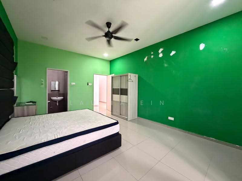 Rumah Teres 2-Tingkat untuk Disewa di Rawang (Selangor) - Lau Ia Ein - Bedroom - PropertyGuru.com.my