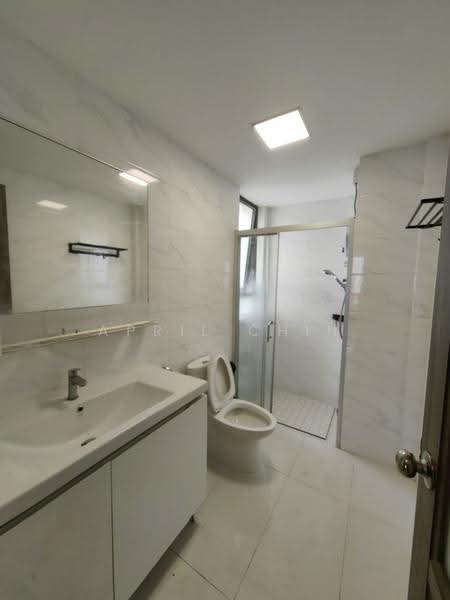Pangsapuri untuk Disewa di Regalia Park @ Forest City - April Chin - Bathroom - PropertyGuru.com.my