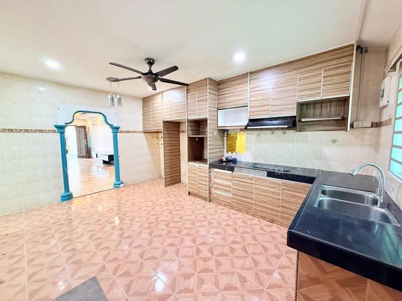 Terraced House for Sale in Bandar Seremban Selatan (Seremban) - Yasmin Sulaiman - Kitchen - PropertyGuru.com.my
