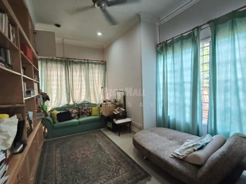 Bungalow House untuk Dijual di Bukit Jelutong (Shah Alam) - Reena Sarif - Living Room - PropertyGuru.com.my