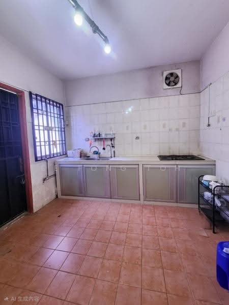 Rumah Teres 2-Tingkat untuk Dijual di Taman Putri Kulai (Kulai) - Ee Fong Toh - Kitchen - PropertyGuru.com.my