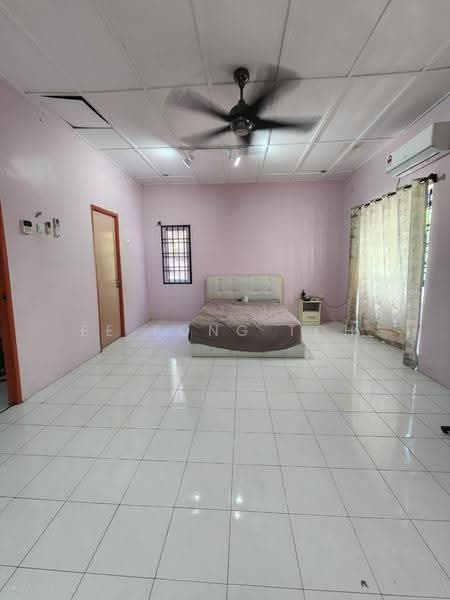 Rumah Teres 2-Tingkat untuk Dijual di Taman Putri Kulai (Kulai) - Ee Fong Toh - Bedroom - PropertyGuru.com.my