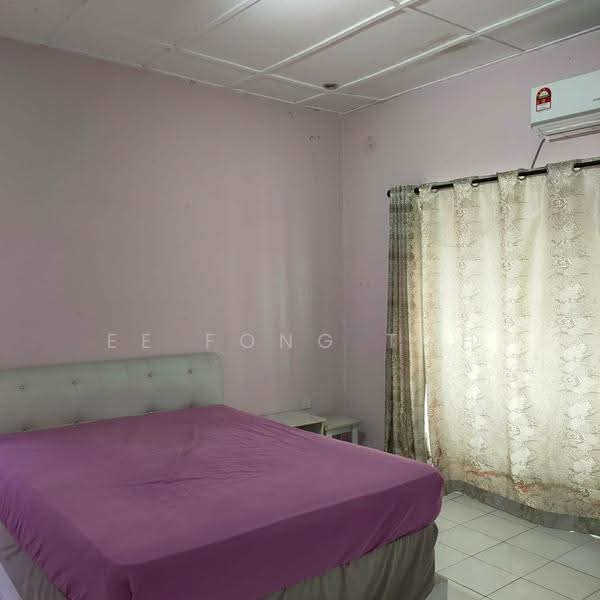 Rumah Teres 2-Tingkat untuk Dijual di Taman Putri Kulai (Kulai) - Ee Fong Toh - Bedroom - PropertyGuru.com.my