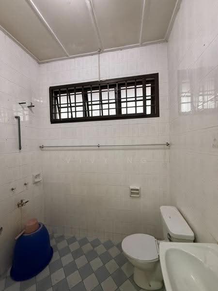 Rumah Teres 2-Tingkat untuk Disewa di Taman Perling (Perling) - Vivy Ng - Bathroom - PropertyGuru.com.my