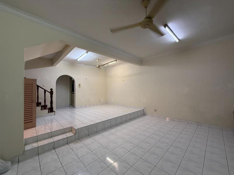Rumah Teres 2-Tingkat untuk Disewa di Taman Perling (Perling) - Vivy Ng - Living Room - PropertyGuru.com.my