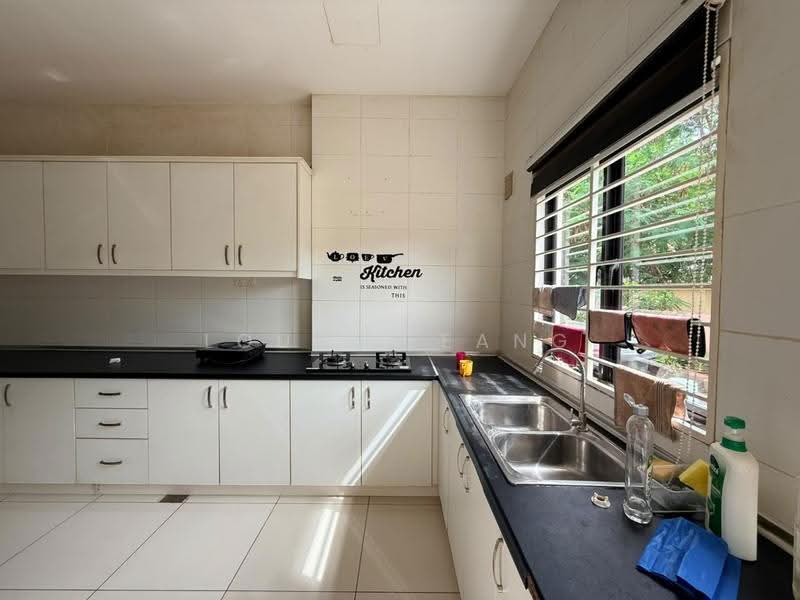 3-storey Terraced House for Sale in Bandar Mahkota Cheras (Cheras) - Louis Leang - Kitchen - PropertyGuru.com.my