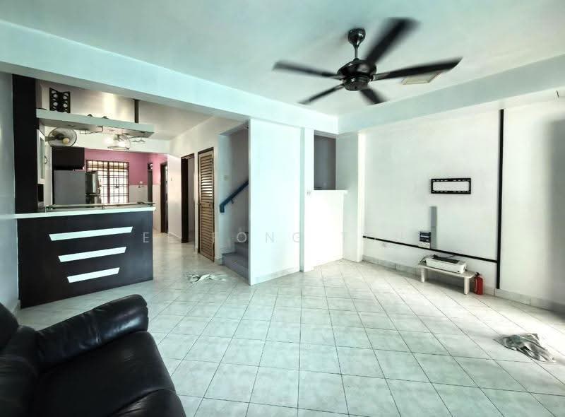Rumah Teres 2-Tingkat untuk Dijual di Taman Sri Pulai Perdana (Skudai) - Ee Fong Toh - Living Room - PropertyGuru.com.my