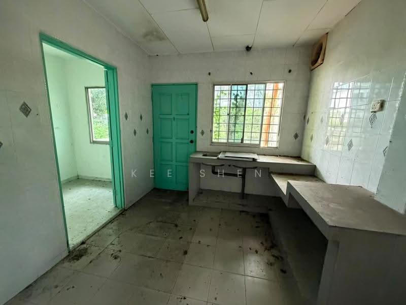 2-storey Terraced House for Rent in Taman Bayu Perdana (Klang) - Kee Shen - Kitchen - PropertyGuru.com.my