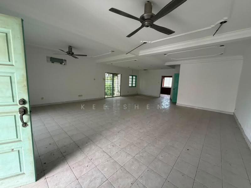 2-storey Terraced House for Rent in Taman Bayu Perdana (Klang) - Kee Shen - Living Room - PropertyGuru.com.my