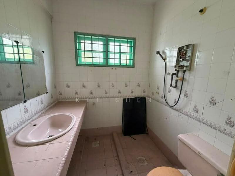 2-storey Terraced House for Rent in Taman Bayu Perdana (Klang) - Kee Shen - Bathroom - PropertyGuru.com.my