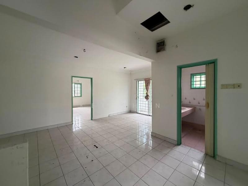2-storey Terraced House for Rent in Taman Bayu Perdana (Klang) - Kee Shen - Living Room - PropertyGuru.com.my