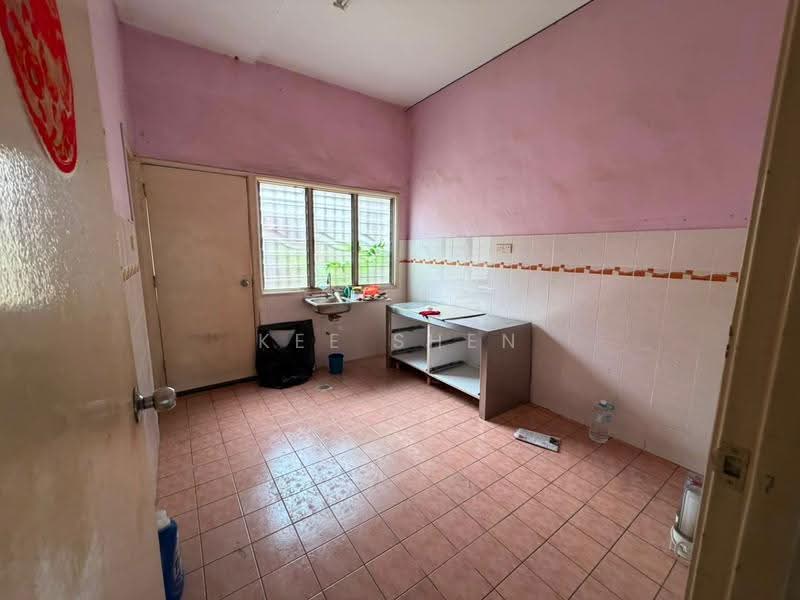 Rumah Teres 2-Tingkat untuk Disewa di Bandar Puteri Klang (Klang) - Kee Shen - Kitchen - PropertyGuru.com.my