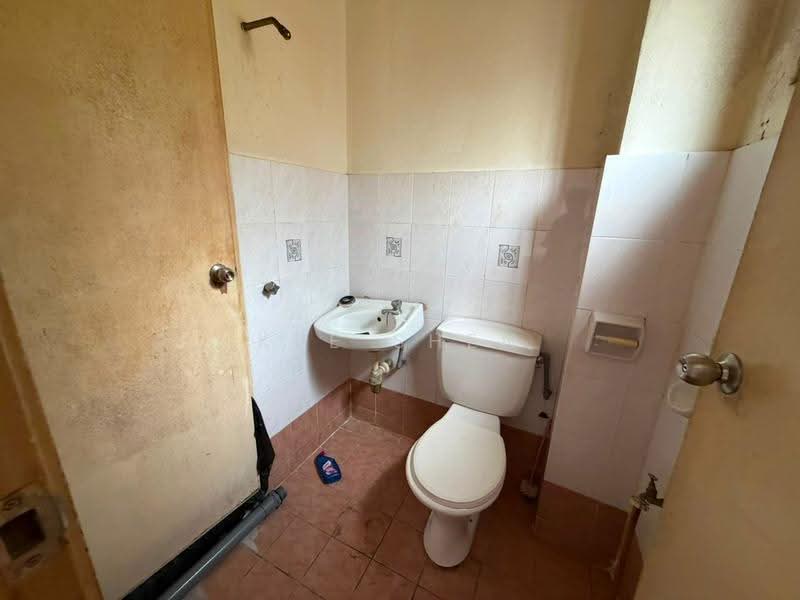 Rumah Teres 2-Tingkat untuk Disewa di Bandar Puteri Klang (Klang) - Kee Shen - Bathroom - PropertyGuru.com.my