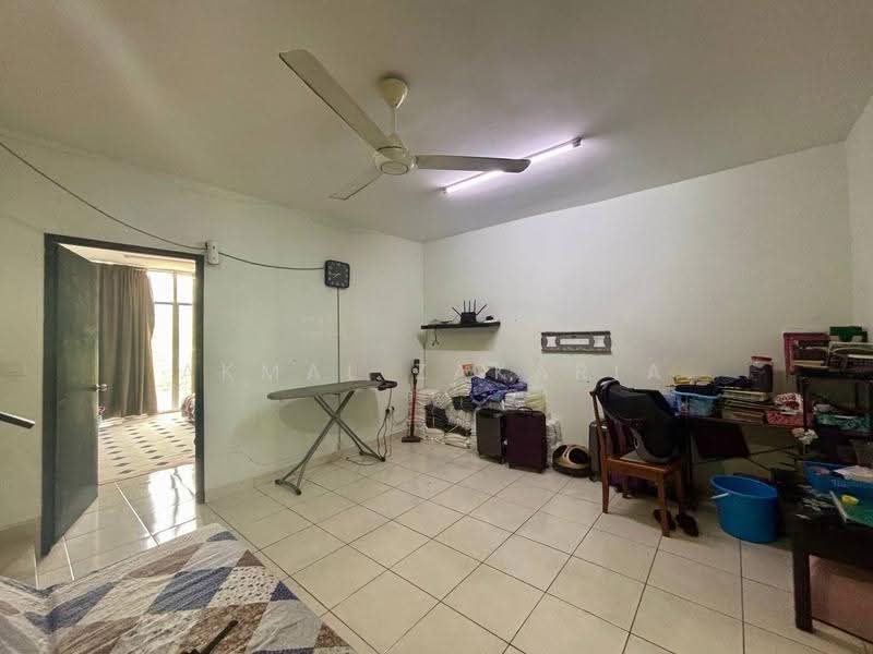 3-storey Terraced House for Sale in Kajang (Selangor) - Akmal Zakaria - PropertyGuru.com.my