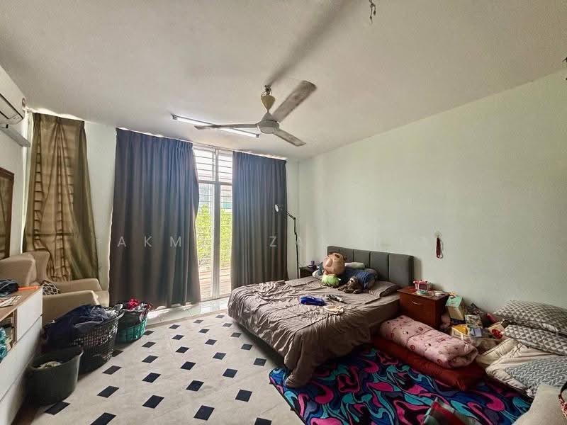 3-storey Terraced House for Sale in Kajang (Selangor) - Akmal Zakaria - PropertyGuru.com.my