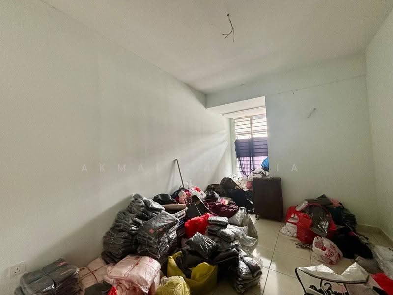 3-storey Terraced House for Sale in Kajang (Selangor) - Akmal Zakaria - PropertyGuru.com.my