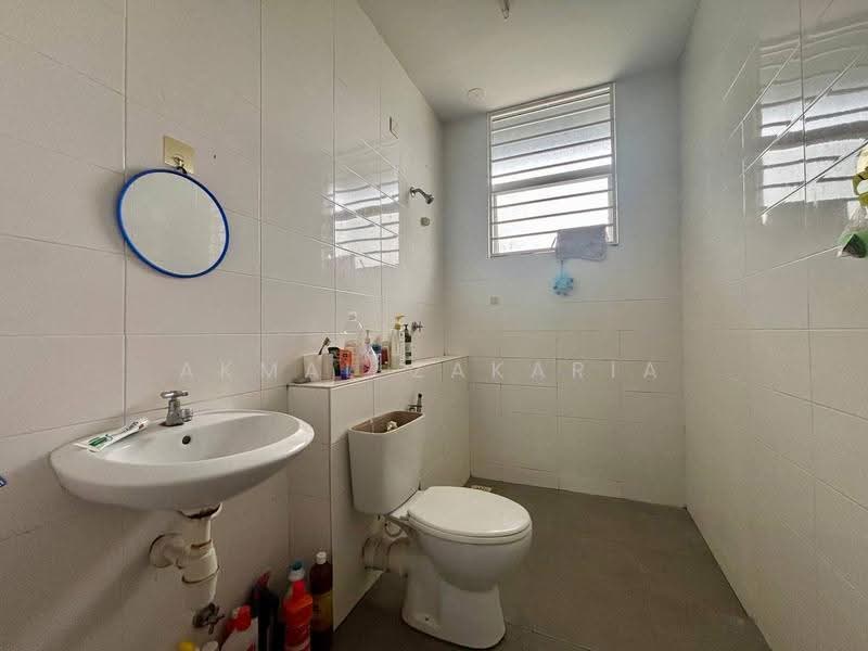 3-storey Terraced House for Sale in Kajang (Selangor) - Akmal Zakaria - PropertyGuru.com.my