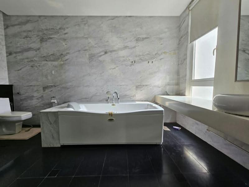 Bungalow House untuk Dijual di Country Heights Damansara (Kuala Lumpur) - Grace Ho - Bathroom - PropertyGuru.com.my