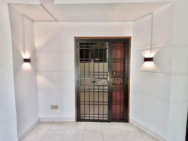 Rumah Teres 2-Tingkat untuk Dijual di Taman Pelangi Indah (Ulu Tiram) - Ray Tung - Entrance - PropertyGuru.com.my