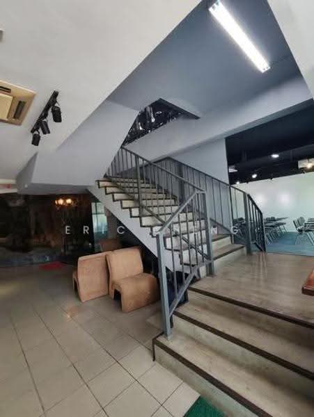 Shop / Office untuk Dijual di Taman Daya (Kepong) - Eric Cheng - Ground floor walk-in area - PropertyGuru.com.my