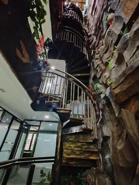 Shop / Office untuk Dijual di Taman Daya (Kepong) - Eric Cheng - Viral Staircase - PropertyGuru.com.my