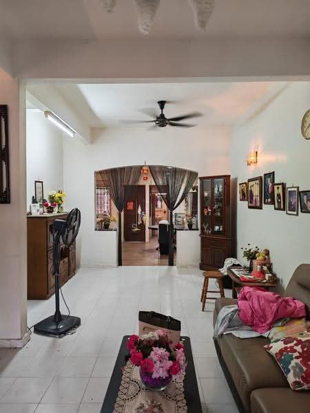Rumah Teres 2-Tingkat untuk Dijual di Taman Kolam Air (Johor Bahru) - Jas Tay - Living Room - PropertyGuru.com.my