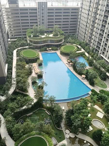 Kediaman Servis untuk Disewa di One Equine - Ken Chen - Pool - PropertyGuru.com.my