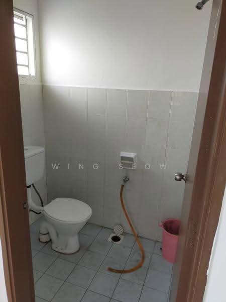 Apartment for Sale at Laguna Biru - Wing Seow - Bathroom - PropertyGuru.com.my