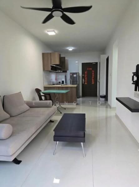 Kediaman Servis untuk Dijual di Country Garden Central Park - Ee Fong Toh - Living Room - PropertyGuru.com.my