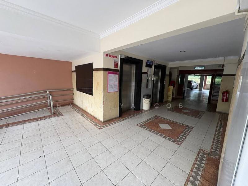 Apartment for Sale at Anggerik Villa 2 Apartment - Hafiz Yaacob - Lobby - PropertyGuru.com.my
