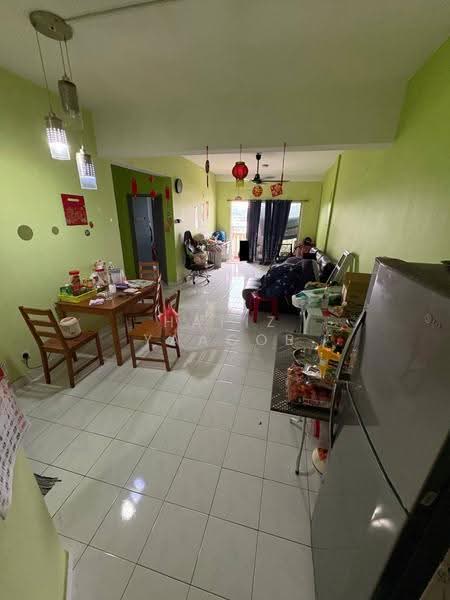 Apartment for Sale at Anggerik Villa 2 Apartment - Hafiz Yaacob - Living Room - PropertyGuru.com.my