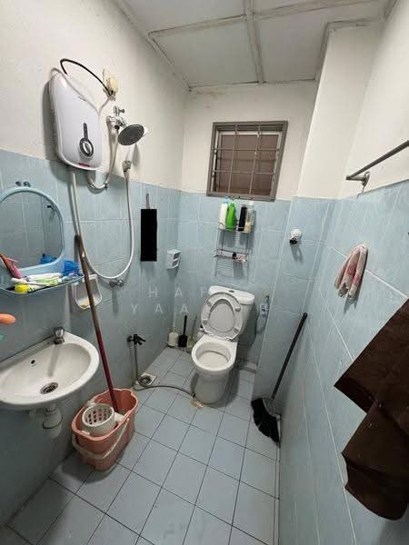 Apartment for Sale at Anggerik Villa 2 Apartment - Hafiz Yaacob - Bathroom - PropertyGuru.com.my