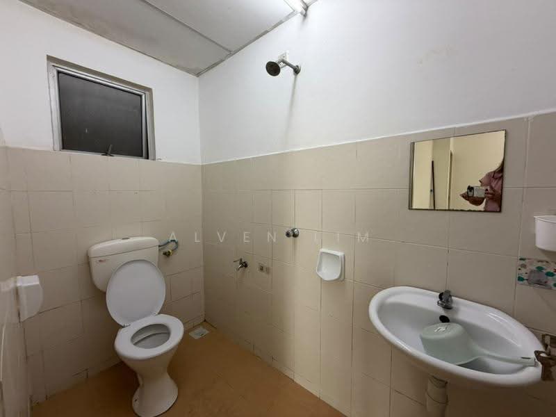 Pangsapuri untuk Dijual di Ria Apartment - Alven Lim - Bathroom - PropertyGuru.com.my