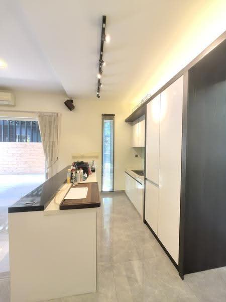 Semi-Detached House for Sale in Ambang Botanic (Klang) - Zaena Ng - Kitchen - PropertyGuru.com.my